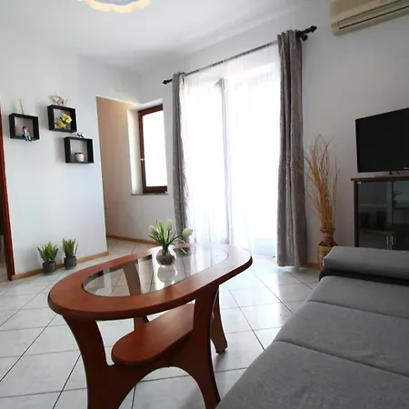 Πανσιόν Kristina 3*